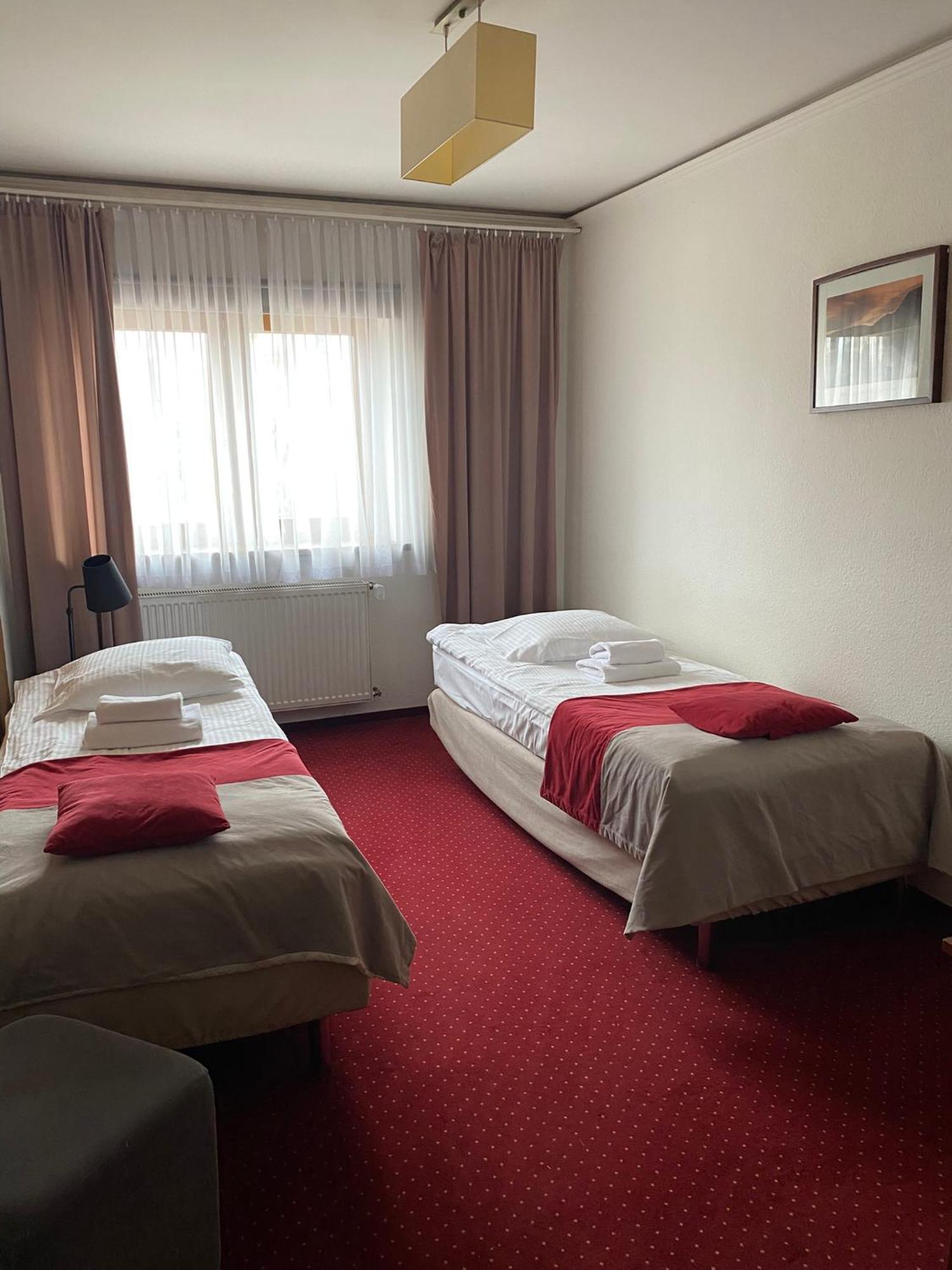 Pass Hotel Zebrzydowice Esterno foto