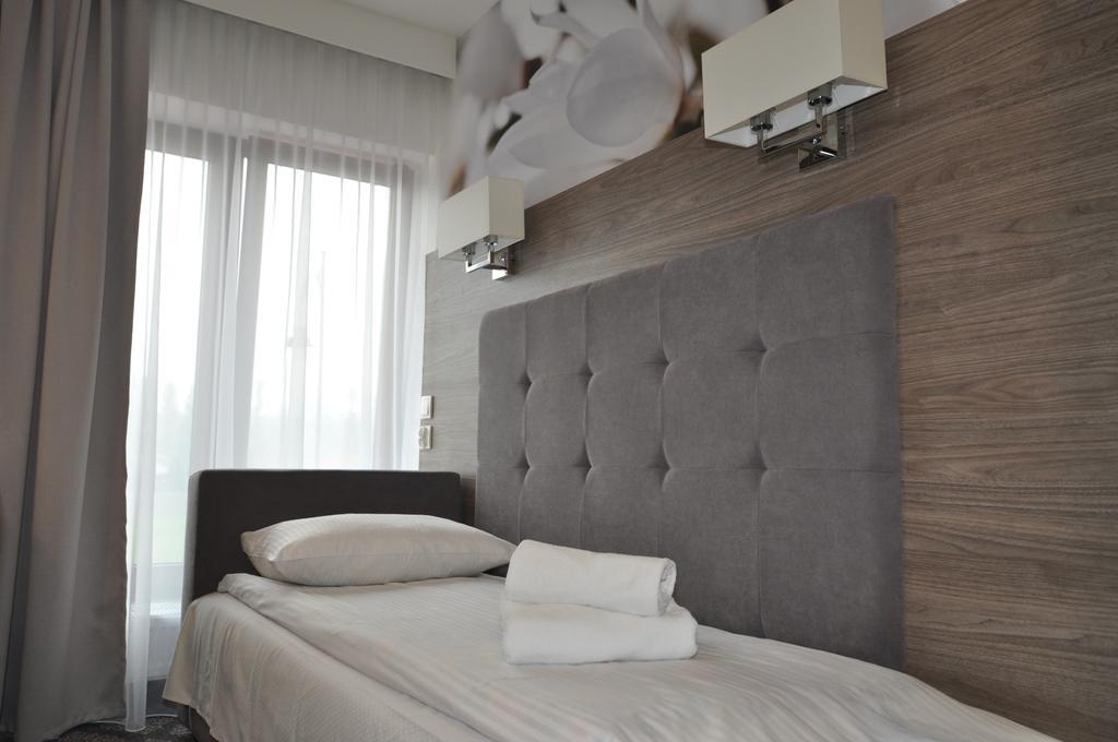 Pass Hotel Zebrzydowice Esterno foto